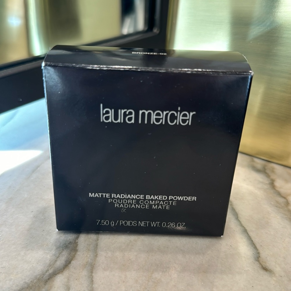 Laura Mercier Matte Radiance Baked Powder Bronze 02
